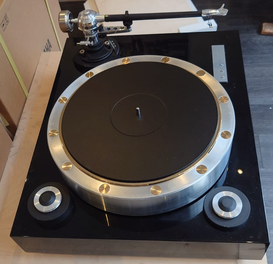 Pre-owned Turntable EAT FORTISSIMO S Piano Black with Tonearm EAT CNOTE 12' (Cartridge not included)