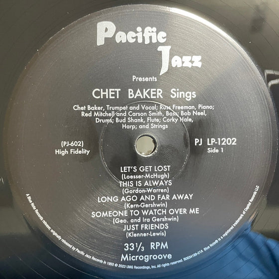Chet Baker - Chet Baker Sings & Plays (Mono)