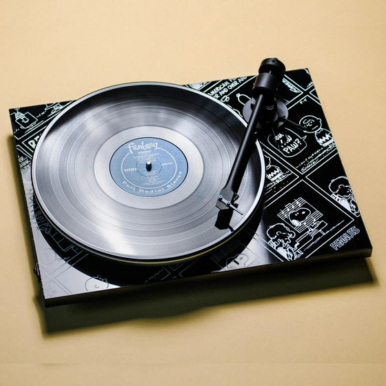 Turntable Pro-ject Peanuts (Clamp & Dustcover not included)