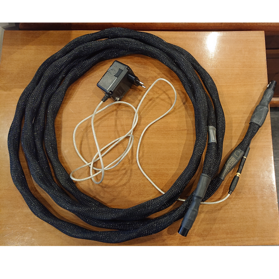 Pre-owned cable - Synergestic Research TESLA Subwoofer Reference cable XLR to XLR 5M (1 unit)