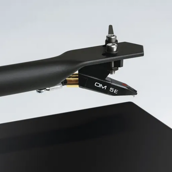 Turntable Pro-ject T1 (Clamp not included)