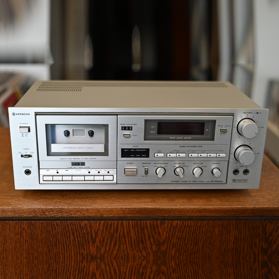 Pre-owned Cassette Hitachi D-330M Silver