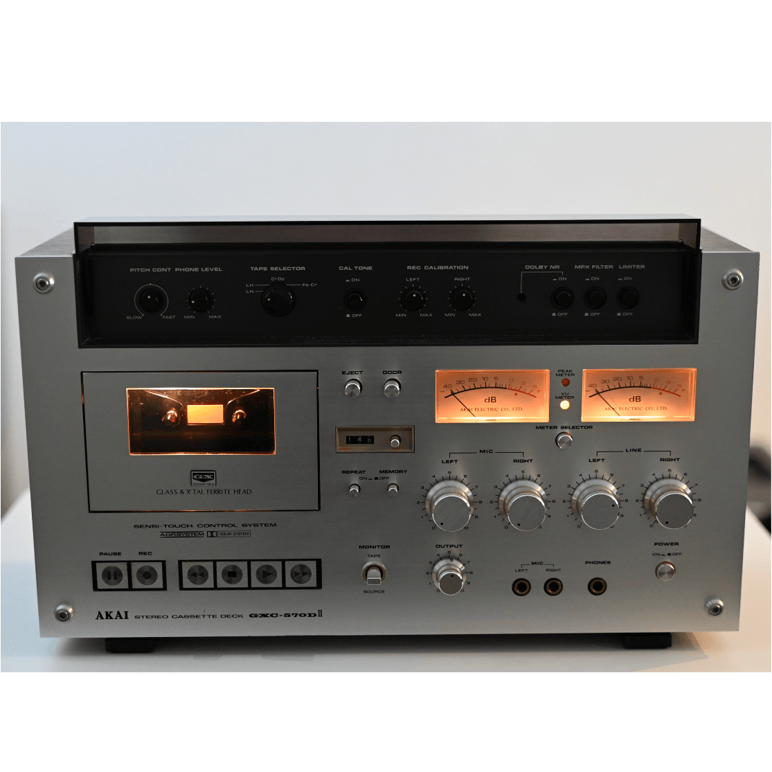 Pre-owned Cassette Deck Akai GXC-570D II – AudioSoundMusic