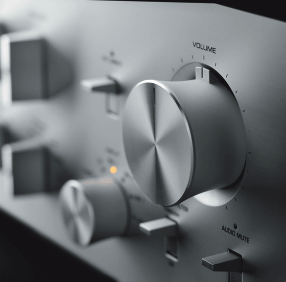SOLID STATE PRE AMPLIFIER YAMAHA C-5000 - AudioSoundMusic
